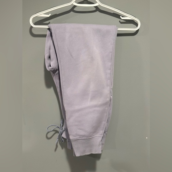 Nike women’s lilac purple Sweatpants - Picture 4 of 4